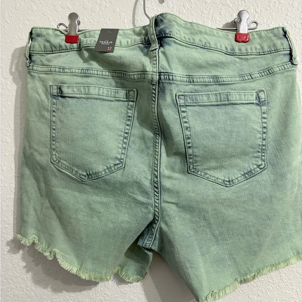 NWT Torrid Mid Rise Midi Short Vintage Stretch Acid Jade 12 - Picture 2 of 6